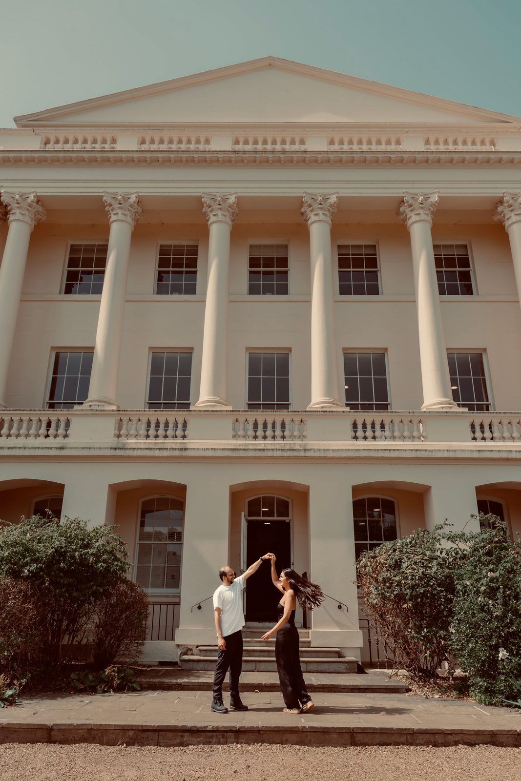Snehal and Ronak dancing in front of Sussex Place